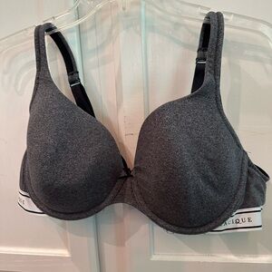 Cacique Size 44B Lightly Lined T Shirt Bra.